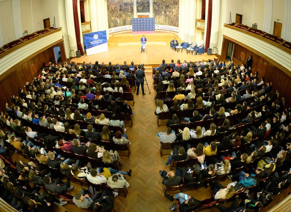 Discursul directorului SRI, domnul Eduard Hellvig la universitatea Babeș-Bolyai”