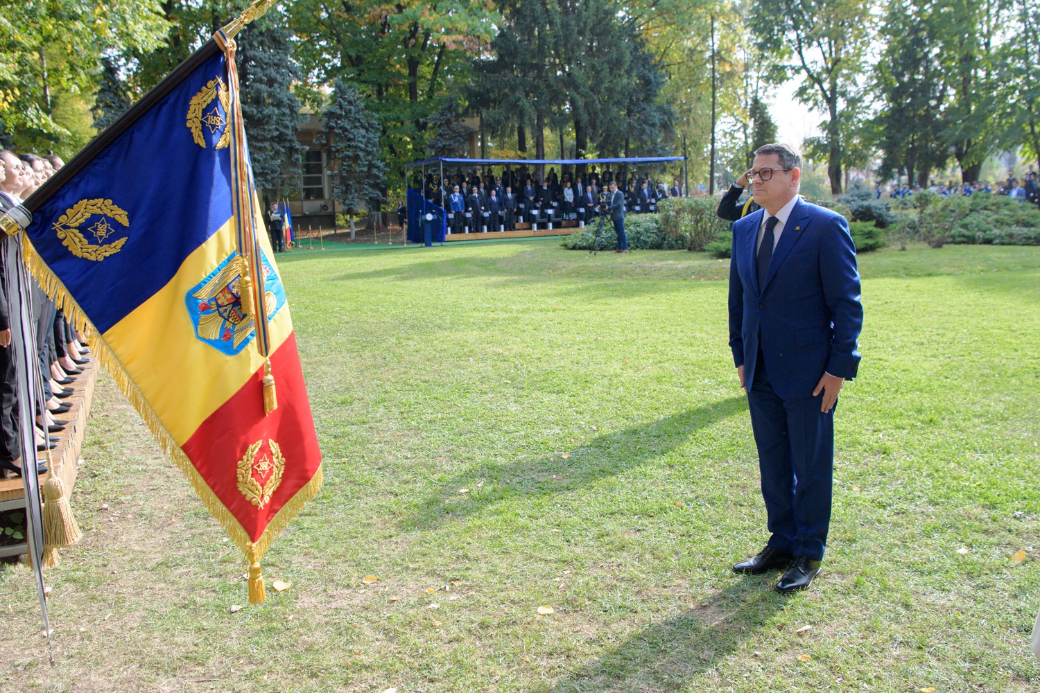 “Mihai Viteazul” National Intelligence Academy’s students took the oath in the presence of the
                    Intelligence College in Europe’s Director